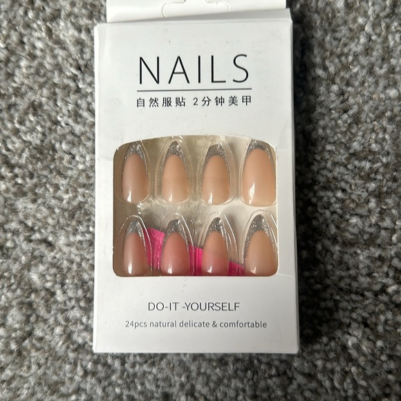 Four nail sets! - Picture 3 of 5